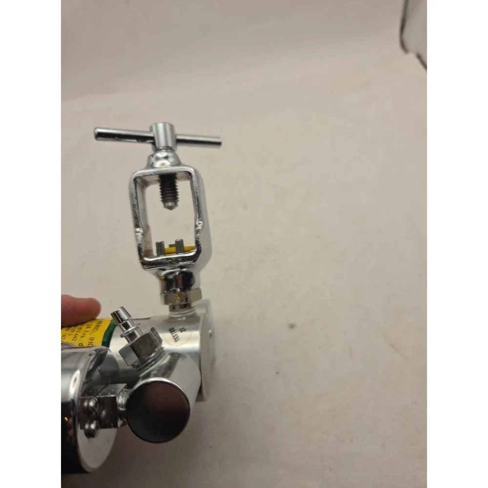 Veriflo Corp 1226283 regulator with gauges - TESTED SEE NOTES